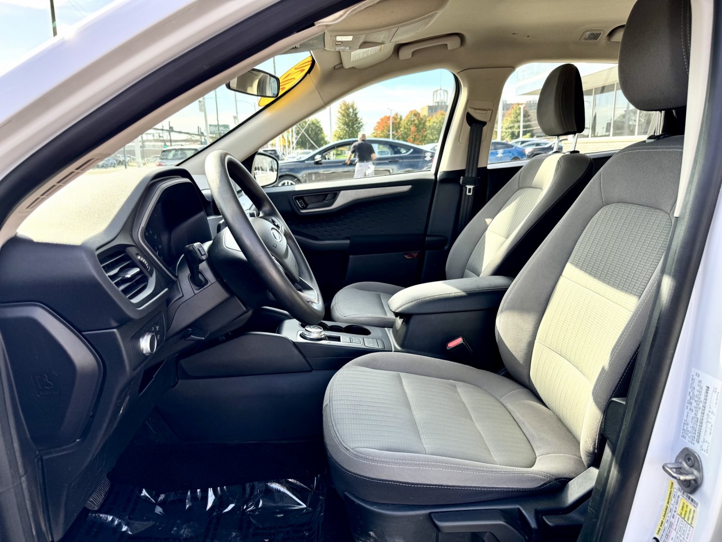 2020 WHITE Ford Escape S (1FMCU0F67LU) with an 1.5L L3 engine, 6A transmission, located at 7600 S Western Ave., Chicago, IL, 60620, (773) 918-3980, 0.000000, 0.000000- Photo#7