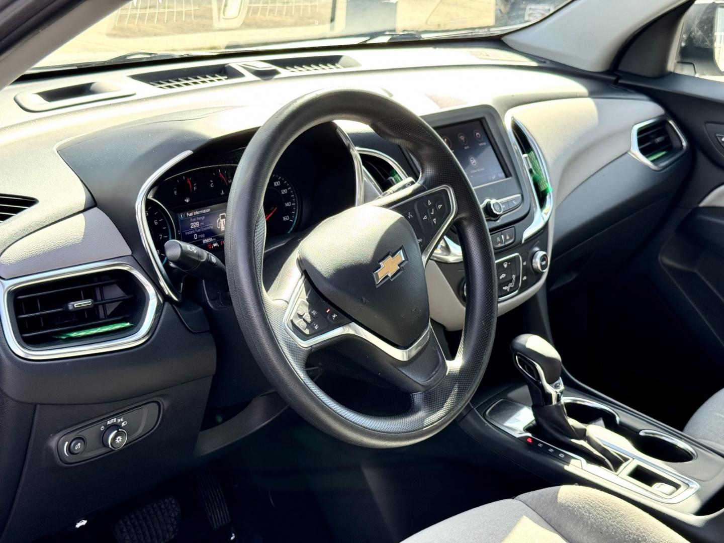 2022 SILVER Chevrolet Equinox LS 2WD (3GNAXHEV0NS) with an 1.5L L4 DOHC 16V TURBO engine, 6A transmission, located at 7600 S Western Ave., Chicago, IL, 60620, (773) 918-3980, 0.000000, 0.000000- Photo#5