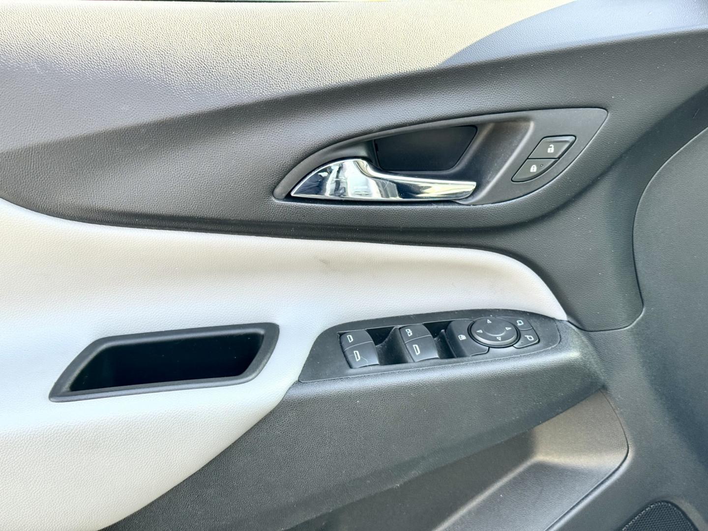 2022 SILVER Chevrolet Equinox LS 2WD (3GNAXHEV0NS) with an 1.5L L4 DOHC 16V TURBO engine, 6A transmission, located at 7600 S Western Ave., Chicago, IL, 60620, (773) 918-3980, 0.000000, 0.000000- Photo#6