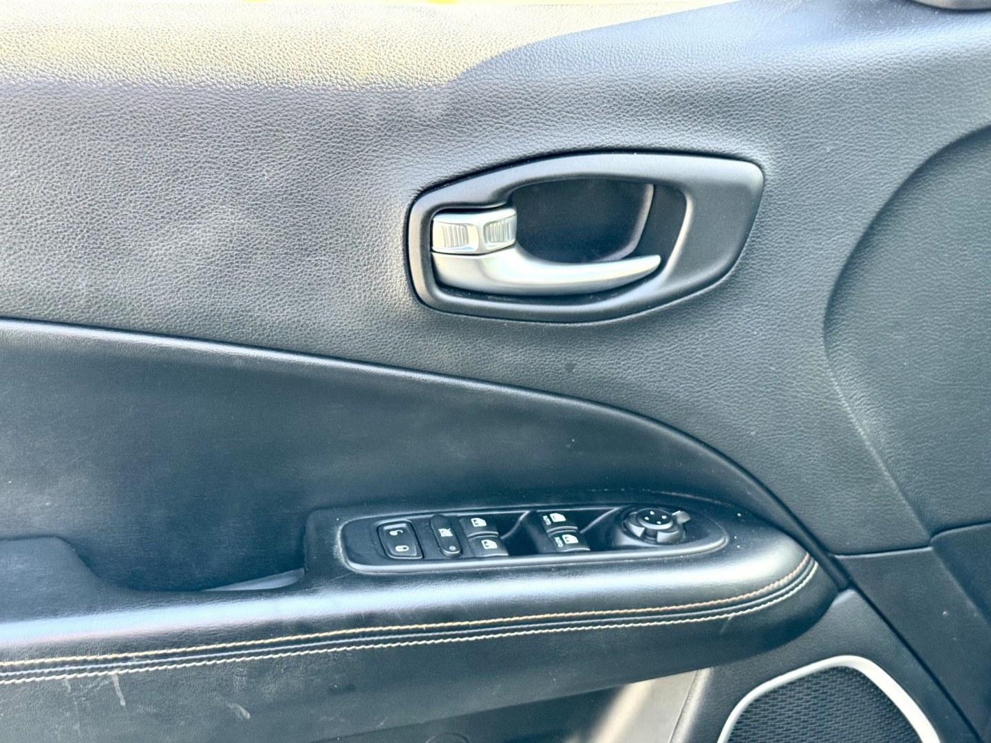 2019 GRAY Jeep Compass Sport 4WD (3C4NJDBB1KT) with an 2.4L L4 DOHC 16V engine, located at 7600 S Western Ave., Chicago, IL, 60620, (773) 918-3980, 0.000000, 0.000000- Photo#6