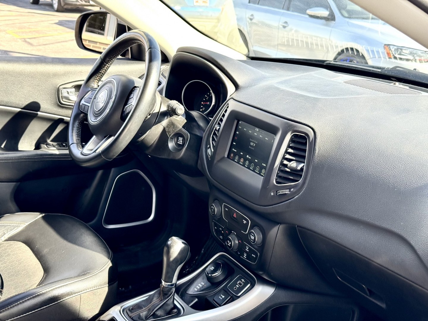 2019 GRAY Jeep Compass Sport 4WD (3C4NJDBB1KT) with an 2.4L L4 DOHC 16V engine, located at 7600 S Western Ave., Chicago, IL, 60620, (773) 918-3980, 0.000000, 0.000000- Photo#10