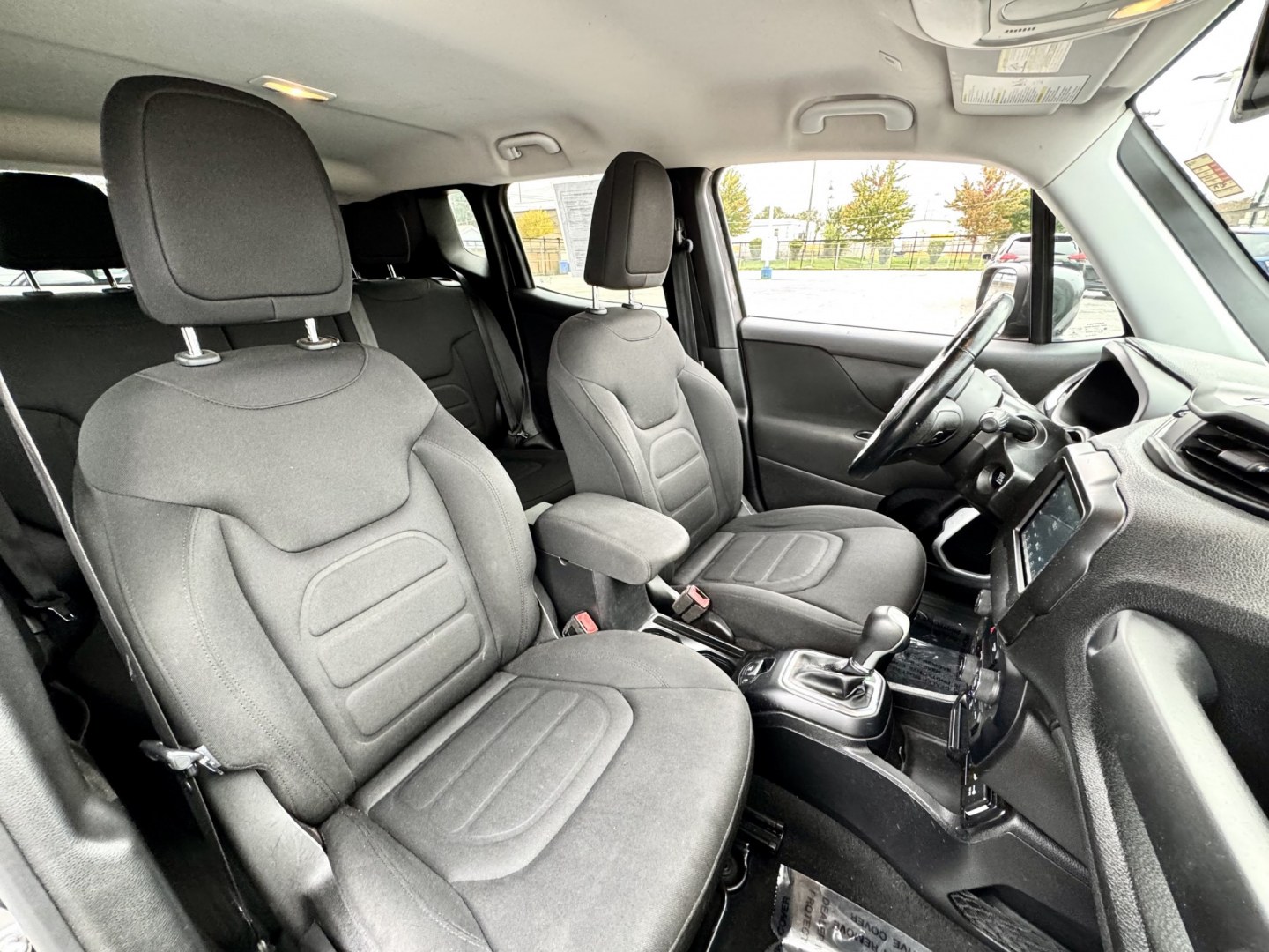 2019 GREY Jeep Renegade Latitude (ZACNJABB9KP) with an 2.4L L4 DOHC 16V engine, 9A transmission, located at 7600 S Western Ave., Chicago, IL, 60620, (773) 918-3980, 0.000000, 0.000000- Photo#9